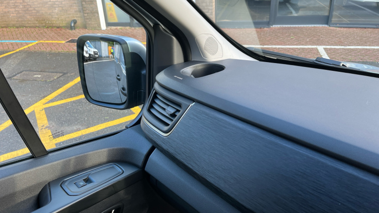 Renault Trafic Swb Diesel SL30 Blue dCi 130 Extra [Safety] Van